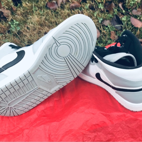 NWOT AIR JORDAN 1 U.S. size 10 Mens 12/18/19- 3/16/20. 554724-09. 01QW29Q8NT312 - Picture 9 of 13